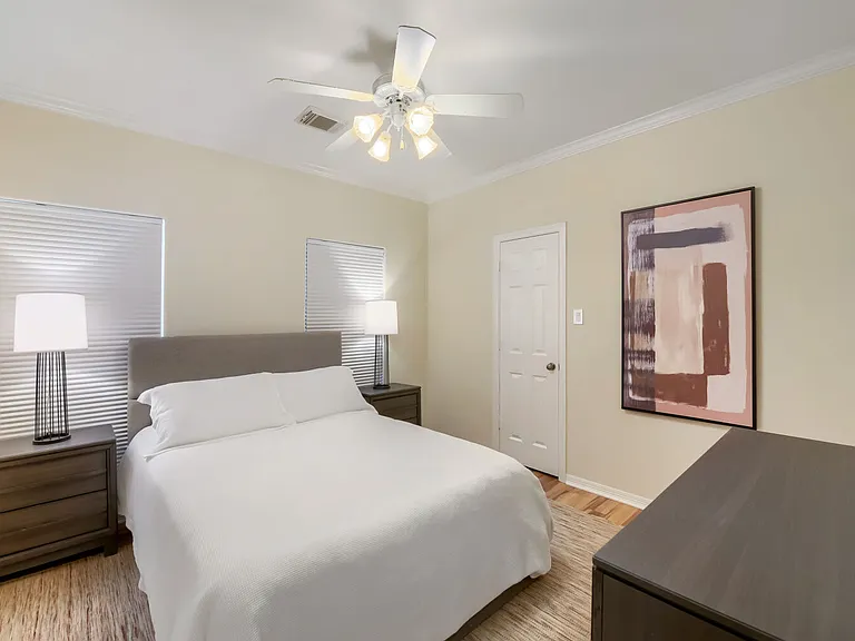2828 W Holcombe Blvd #I — Photo 18