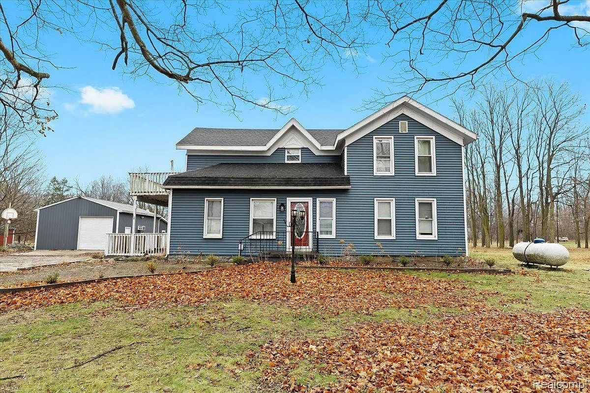 4895 Lovejoy Rd photo 1