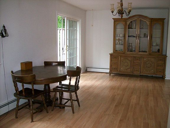 Open dining room/kitchen