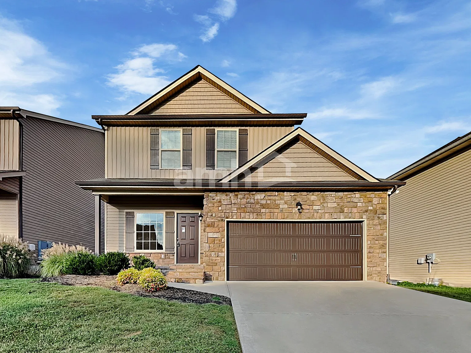 3 bed, 2.5 bath, 2085 sqft, $2,580 — Photo 1