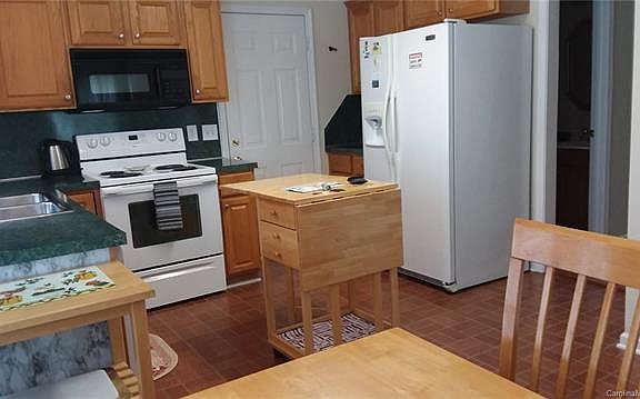 4th image of 3251 Roberta Farms Ct SW