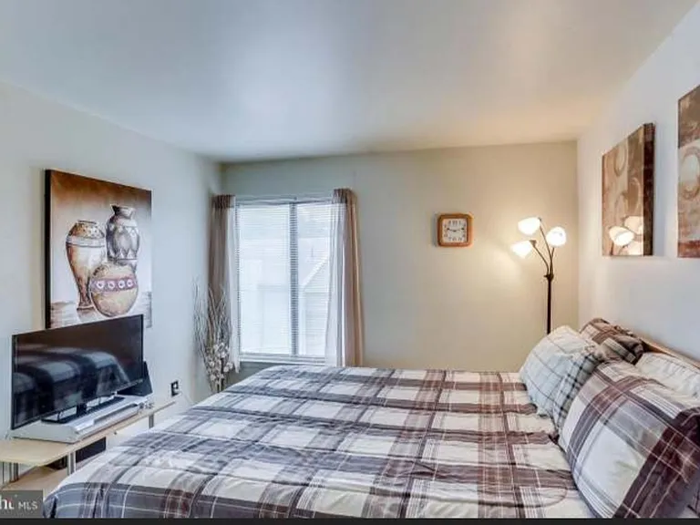 8723 Ridge Hollow Ct — Photo 15