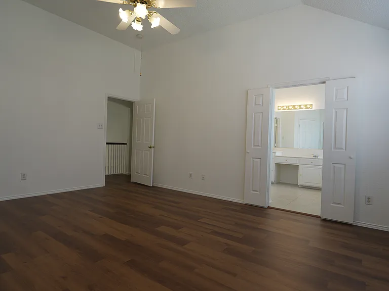 2032 Fox Glen Dr — Photo 20