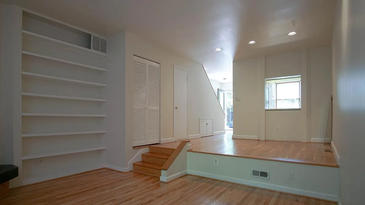 2 bed, 2.5 bath, 1200 sqft, $4,100 — Photo 4
