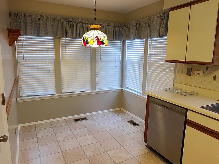 1831 Quaker Hollow Ln — Photo 11