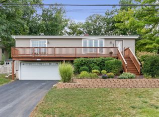 6N998 Riverside Dr, St Charles, IL 60174