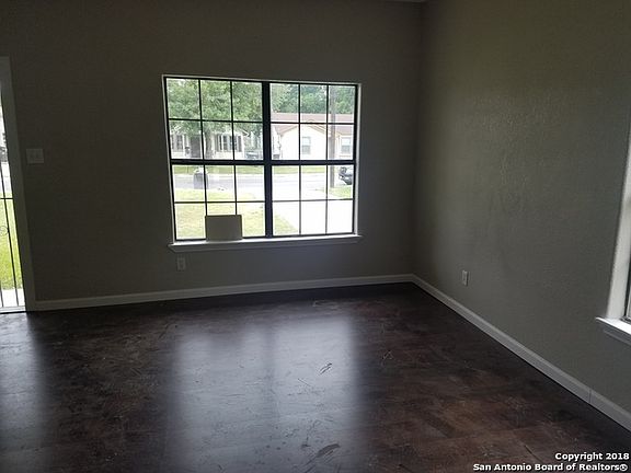 3rd image of 115 Drury Ln
