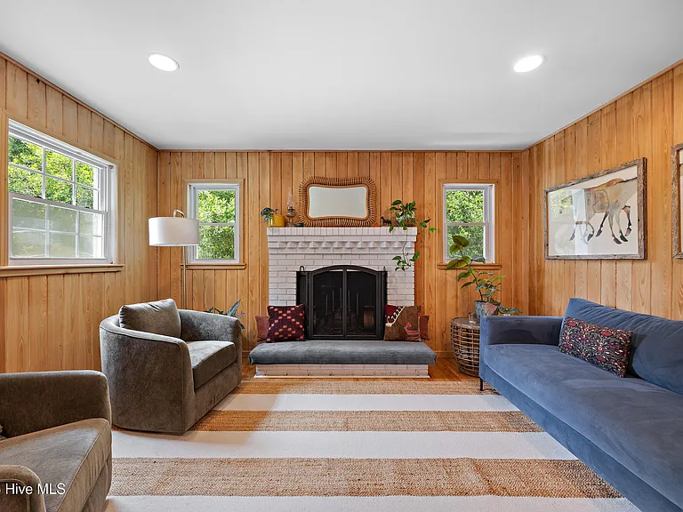 202 Windemere Rd — Photo 44