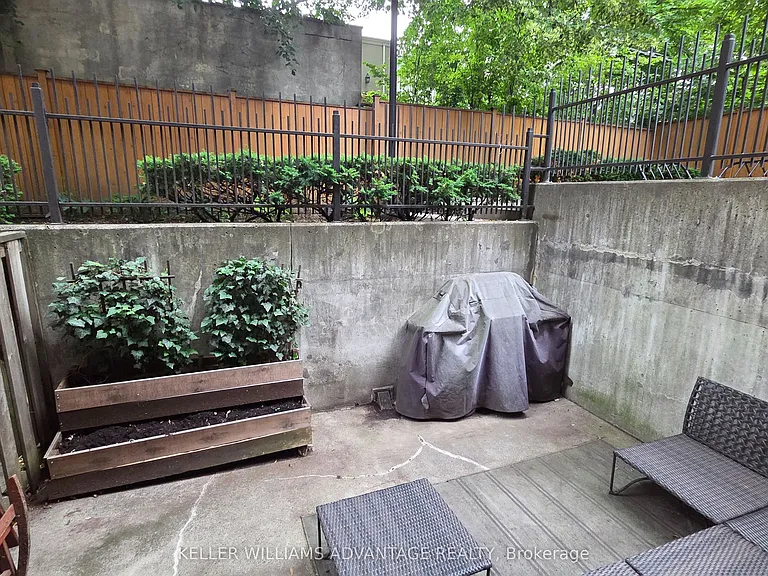 217 Saint George St #37 — Photo 17
