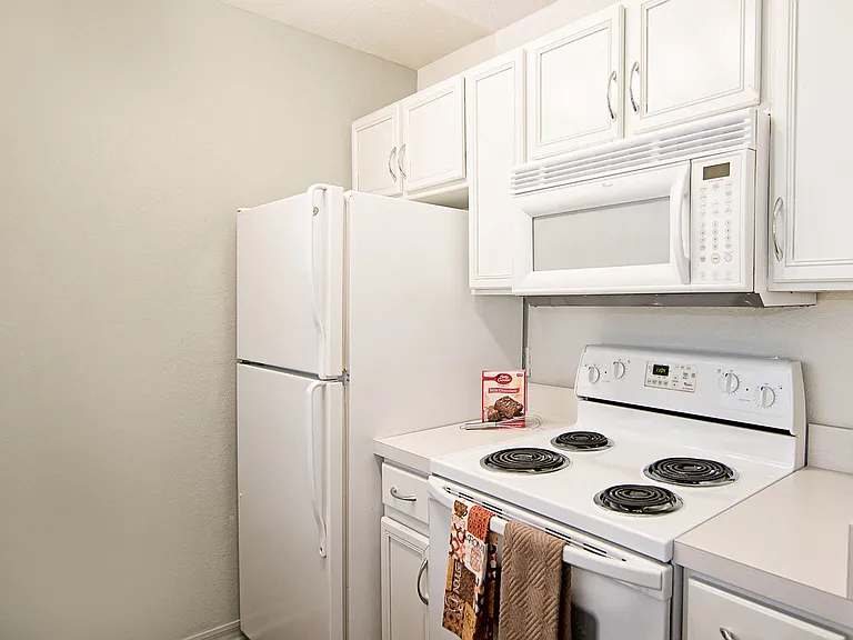 Woodland Heights Apartments — Photo 35