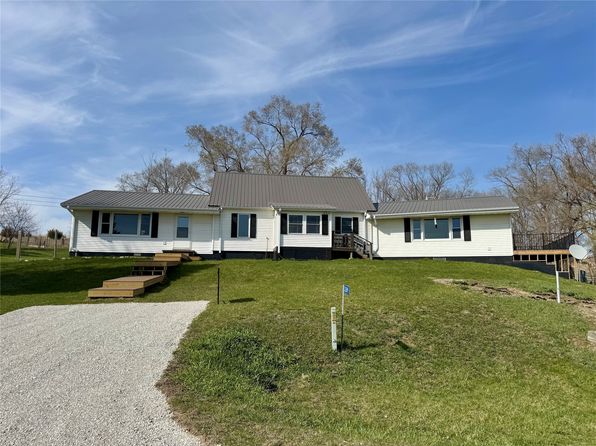 3289 260th St, Orient, IA 50858