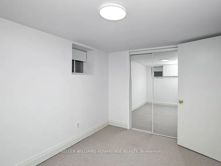 325 Perth Ave #LOWER — Photo 20