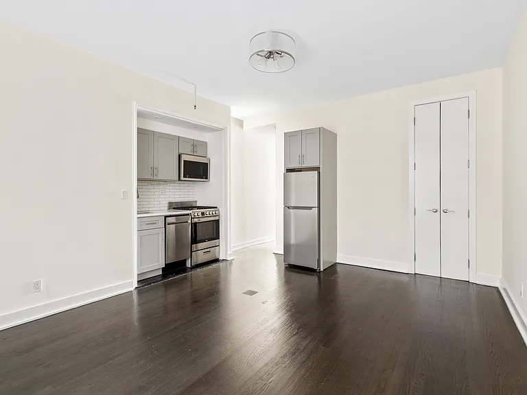 245 W 72nd St #4D — Photo 4