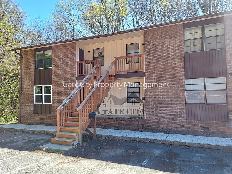 427 S Main St #4 — Photo 1