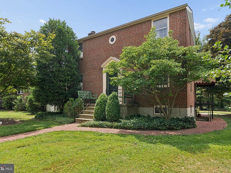 1st image of 2607 Ivy Pl