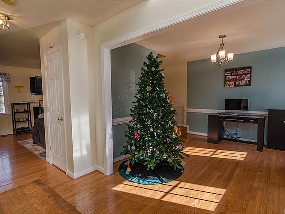 5th image of 4949 Tanfield Dr