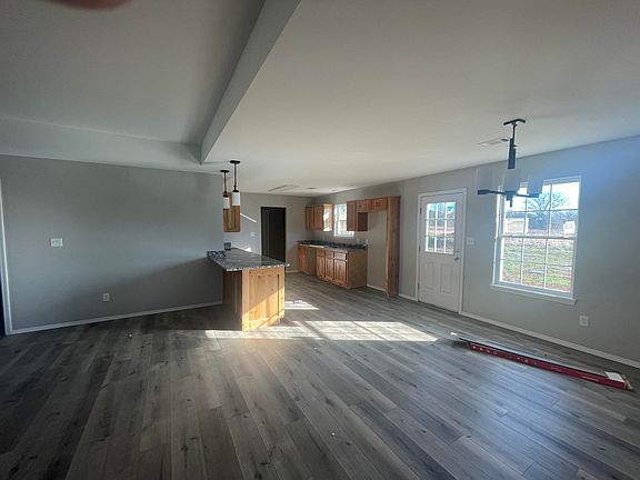 3rd image of 444 County Road 3520