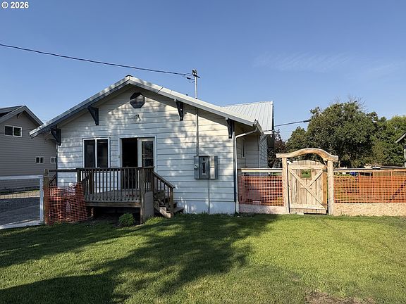 5th image of 203 NE 1st St