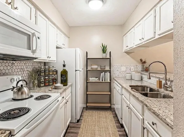 7313 Gulf Fwy APT 403, Houston, TX 77017