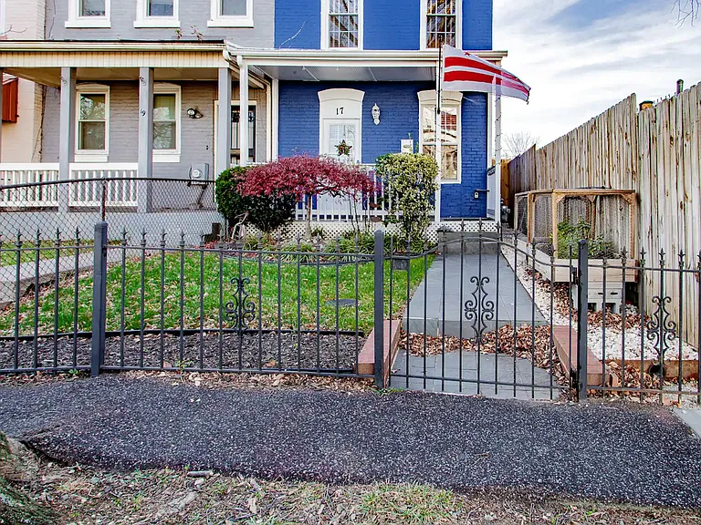 17 17th St SE — Photo 15