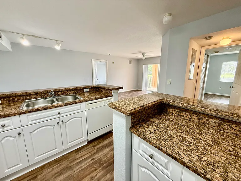 191 SW Palm Dr #108 — Photo 4