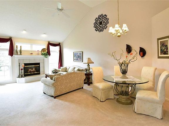 4th image of 21436 Woodview Cir