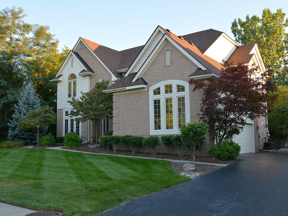 2nd image of 45549 Bristol Cir