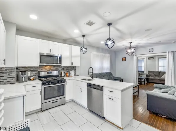 352 Dewitt St, Linden City, NJ 07036