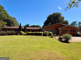 204 Arrowhead Dr, Cartersville, GA 30120