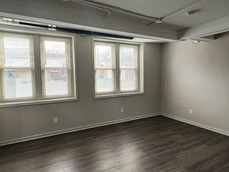The Oakwood Manor Apartments — Photo 14