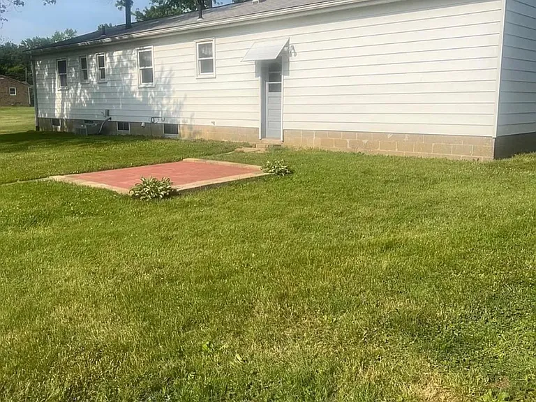 14196 Hatfield Rd — Photo 2