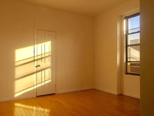 Rented by R New York | media 3