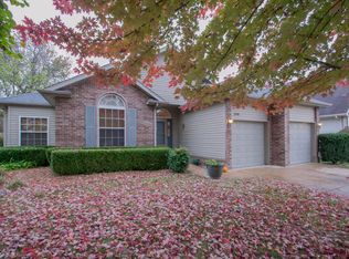 3755 W Kay Pointe Blvd, Springfield, MO 65802
