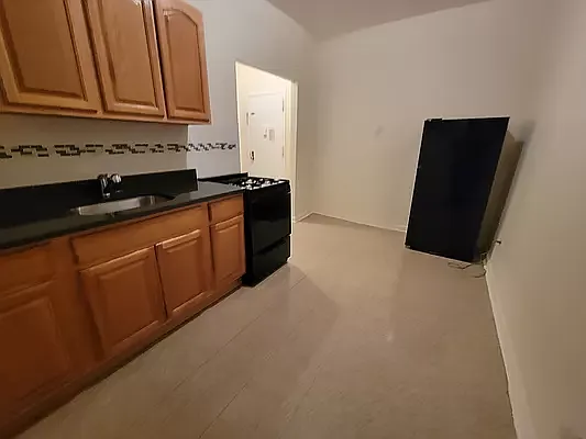 Rented by Voro Purple LLC | media 4