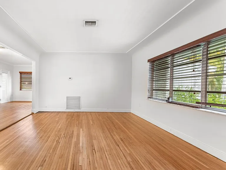 4810 Riviera Dr #SFH — Photo 10