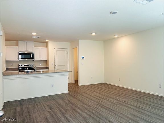 5th image of 9916 Tangerine Hills St