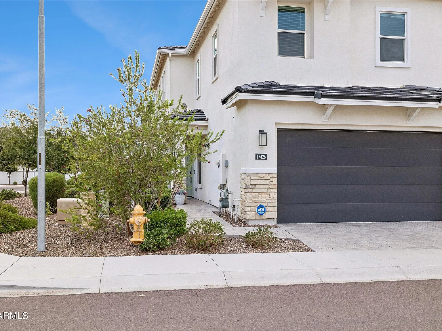 4 bed, 2.5 bath, $3,800 — Photo 3