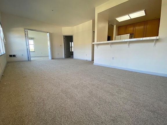 5th image of 2160 Santa Cruz Ave APT 13
