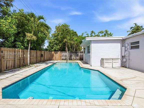 4th image of 230 NW 55th St