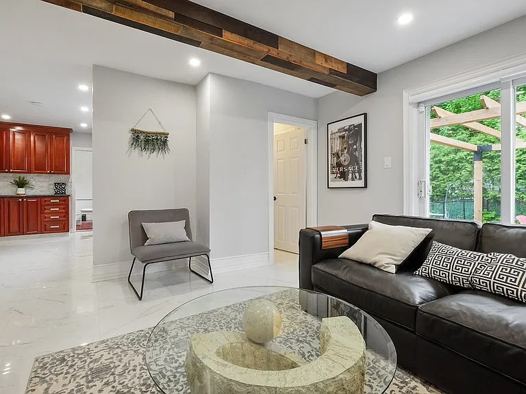1902 Featherston Dr #1902 — Photo 32