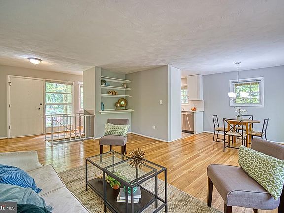 Open~concept~main level