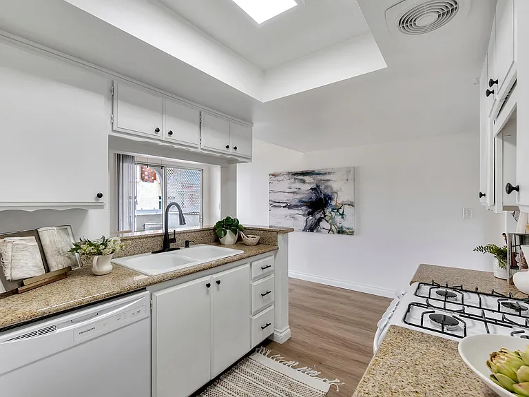 Villa Del Sol Anaheim — Photo 101