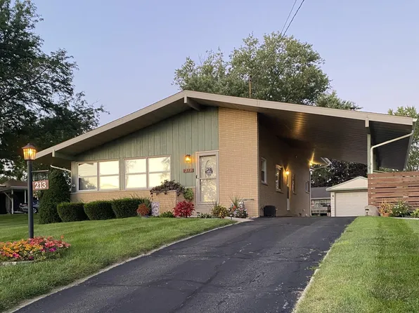 213 Fairview St, Watertown, WI 53094