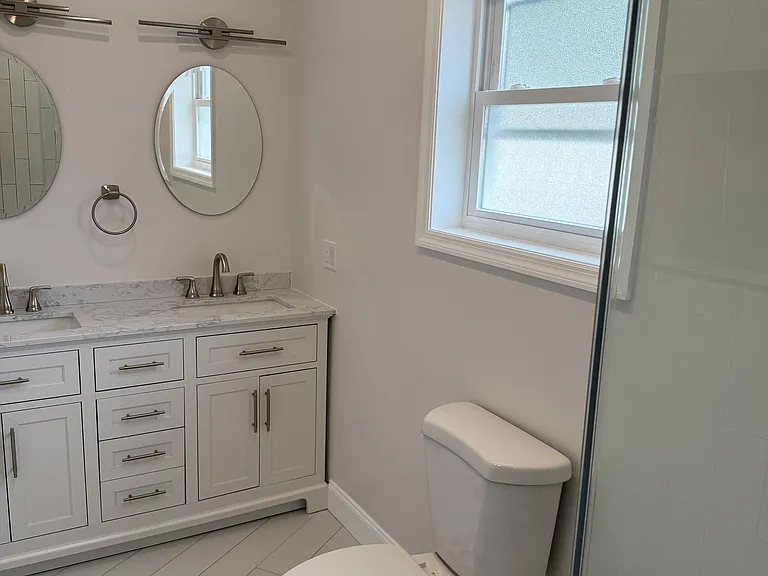 525 E Price St — Photo 16