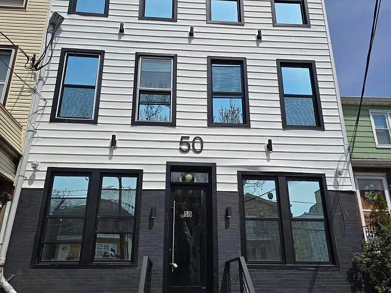 50 Grace St #2L — Photo 10