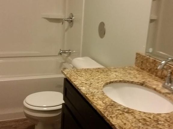 4th image of 4242 Lindell Blvd #1B