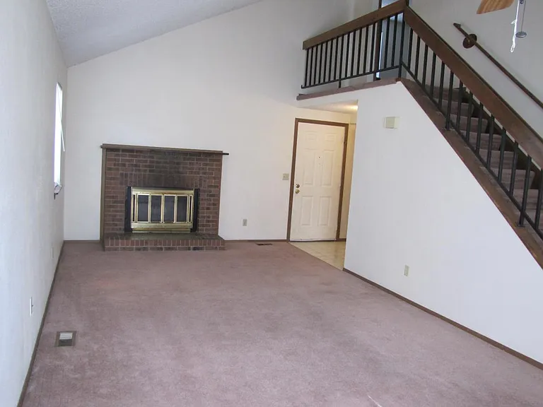 8904 Everett St — Photo 19