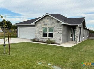 954 E Salty St, Thorndale, TX 76577