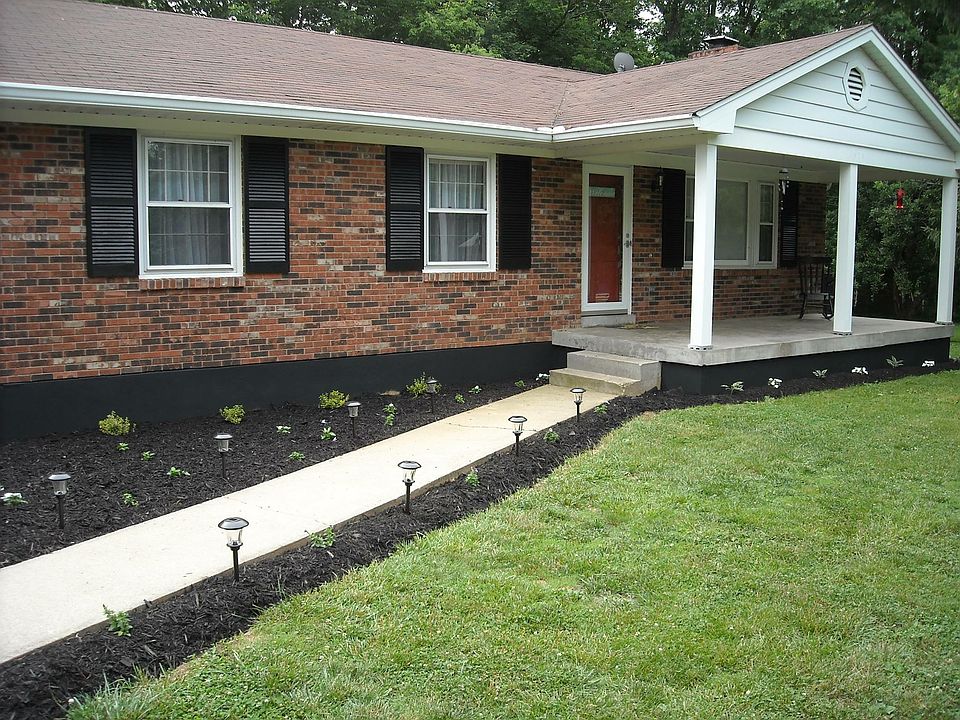2nd image of 2106 Crystal Dr