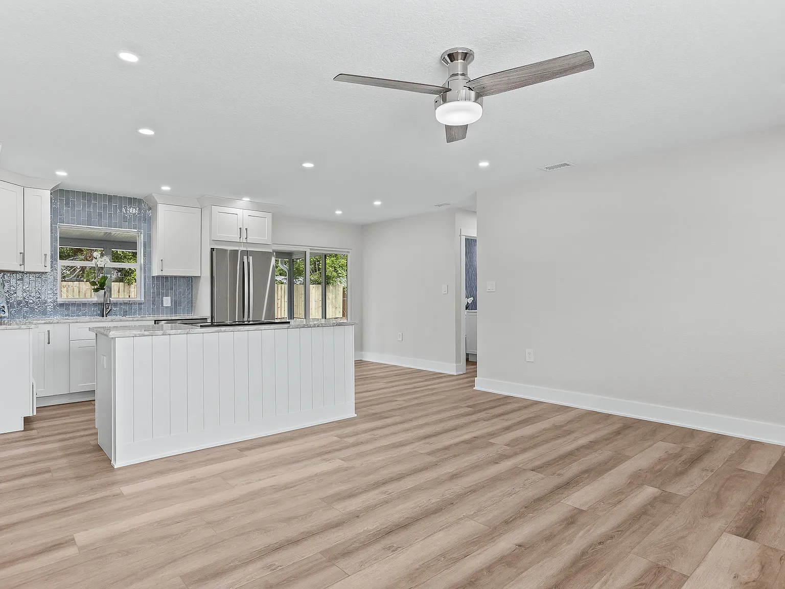 2 bed, 1000 sqft, $2,650 — Photo 4